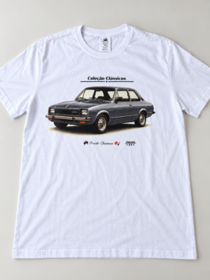Camiseta branca Chevette azul metálico 1981